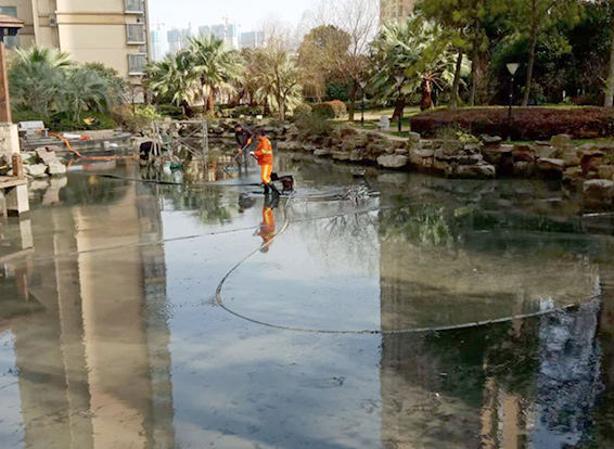 莲花景观池淤泥清理